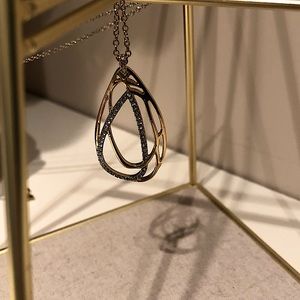 Banana Republic Tear Drop Gold Necklace